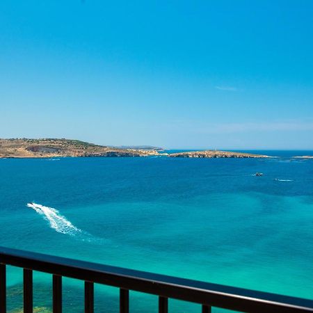Islet Promenade Seafront Penthouse With Breathtaking Seaviews And Private Hot Tub On The Large Terrace By Getawaysmalta Apartment St. Paul's Bay Bagian luar foto